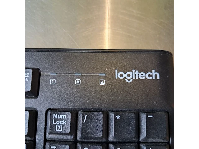 1x beeldscherm, inc muis & toetsenbord, logitech, aoc - afbeelding 8 van  11