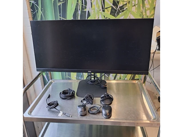 1x beelscherm, inc. diverse toebehoren, logitech, aoc - afbeelding 1 van  15