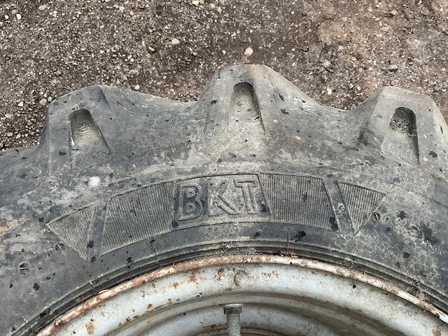 1x bkt implement as504 15.0/55 r17 band, wiel en velg - afbeelding 2 van  12
