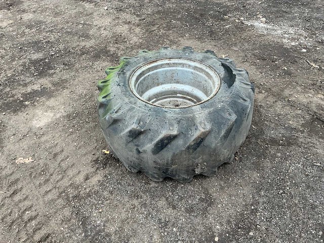 1x bkt implement as504 15.0/55 r17 band, wiel en velg - afbeelding 8 van  12