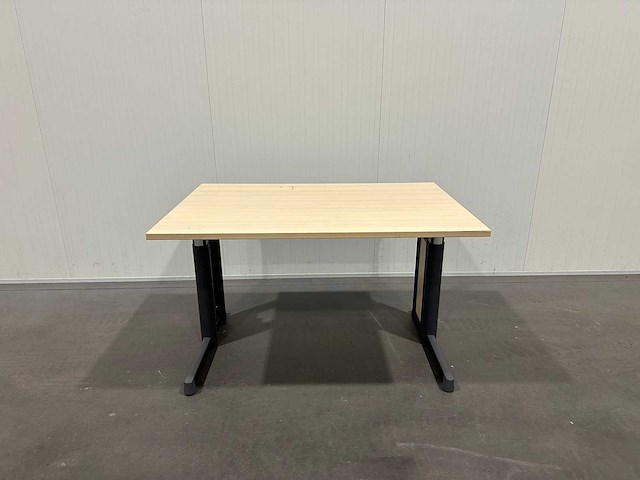 1x bureau met houtenblad - afbeelding 2 van  3