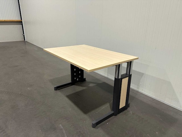 1x bureau met houtenblad - afbeelding 3 van  3