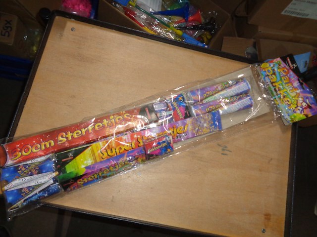 1x cat 1 vuurwerk party pakket - afbeelding 3 van  3