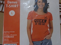 1x dames t-shirt oranje queen of the day maat l - afbeelding 3 van  3