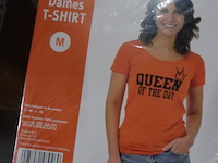 1x dames t-shirt oranje queen of the day maat m - afbeelding 2 van  3
