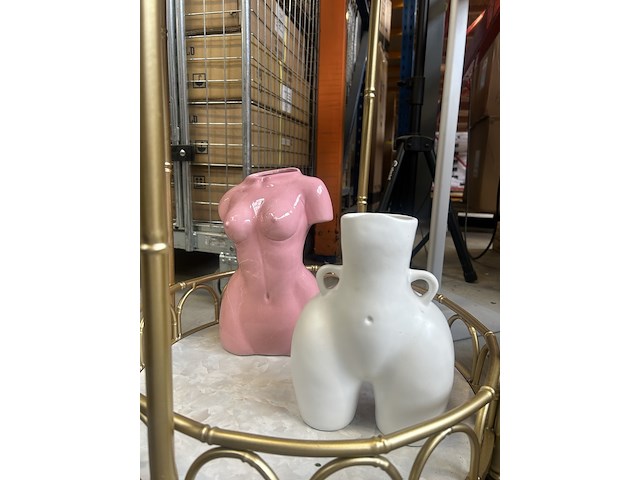 1x design stoel, 2x bijzettafel, diverse decoratie/accessoires - afbeelding 5 van  15