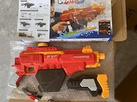 1x elektrisch waterpistool voor kinderen met 680ml capaciteit - blauw - afbeelding 3 van  3