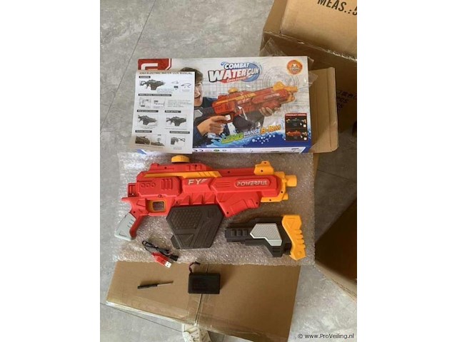 1x elektrisch waterpistool voor kinderen met 680ml capaciteit - rood - afbeelding 3 van  3