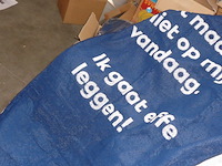 1x groot strandlaken met tekst +/- 100x170cm - afbeelding 3 van  5