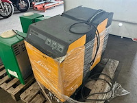 1x jungheinrich 48v 105a 1x 24v 90a heftruck accu oplader - afbeelding 1 van  5