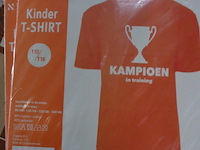 1x kinder t-shirt kampioen mt 110/116 - afbeelding 1 van  3