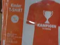1x kinder t-shirt kampioen mt 122/128 - afbeelding 1 van  3
