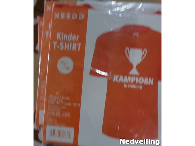 1x kinder t-shirt kampioen mt 122/128 - afbeelding 2 van  3