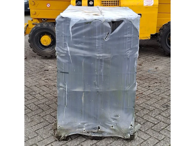 1x pallet met keramische dakpannen wienerberger, koramic, zwart - afbeelding 2 van  4