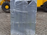 1x pallet met keramische dakpannen wienerberger, koramic, zwart - afbeelding 2 van  4