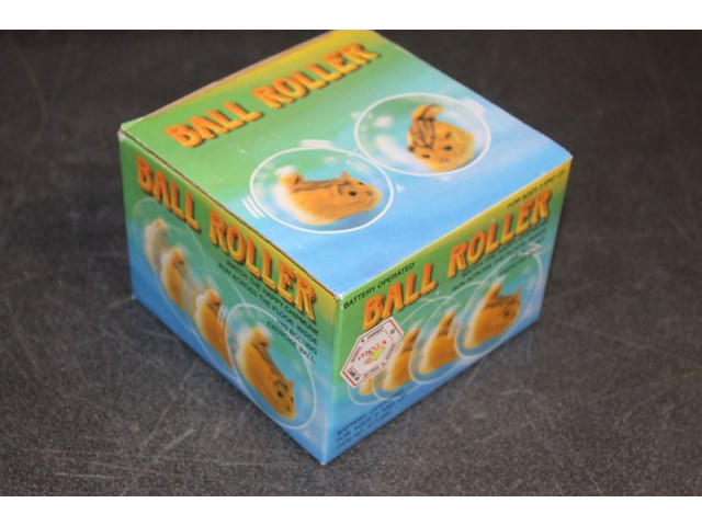 1x rolbal met eekhoorn leuk voor de katjes in a27 - afbeelding 2 van  3