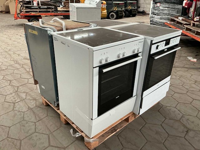1x siemens fornuis, 1x amica fornuis, 1x bosch fornuis, 1 x bosch vaatwasser (4x) - afbeelding 3 van  8
