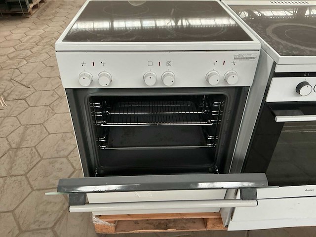 1x siemens fornuis, 1x amica fornuis, 1x bosch fornuis, 1 x bosch vaatwasser (4x) - afbeelding 8 van  8