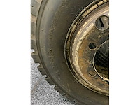 1x solideal met velg bandenmaat 8.25-15 1x michelin 11.00r20 - afbeelding 4 van  8