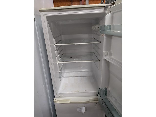 1x vriezer met 2x koel- / vriescombinatie liebherr, indesit, exquisit - afbeelding 2 van  11