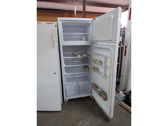 1x vriezer met 2x koel- / vriescombinatie liebherr, indesit, exquisit - afbeelding 10 van  11