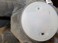 1x zingende olifant praat je na en zingt kiekeboe grijs mix doos 10 loc o13 - afbeelding 3 van  5