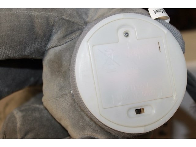 1x zingende olifant praat je na en zingt kiekeboe grijs mix doos 10 loc o13 - afbeelding 5 van  5