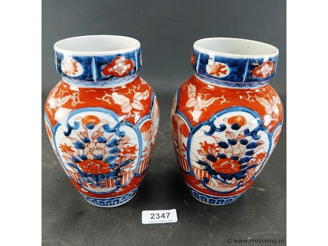 2 19de eeuwse japans imari vazen - afbeelding 2 van  5