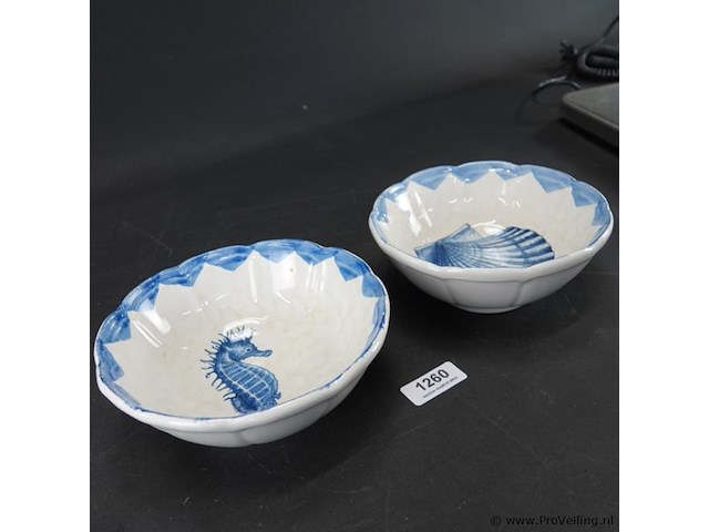 2 aardewerk kommen - afbeelding 1 van  5