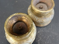 2 antieke indonesische geelkoperen sirihbakjes (ook wel bokor of betelbak genoemd) - afbeelding 5 van  5