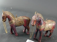 2 antieke met koper belegde indiase marwari paarden - afbeelding 2 van  8
