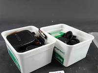 2 bakjes fototoebehoren