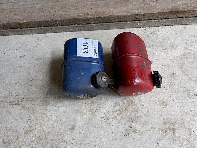 2 benzinetanks moto guzzi - afbeelding 1 van  2