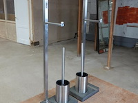 2 blomus geborsteld rvs toiletstandaards - afbeelding 2 van  5