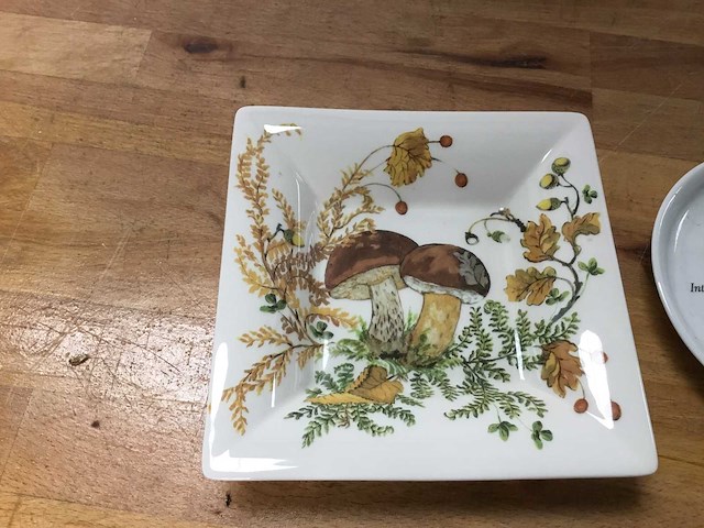 2 borden - crockery - afbeelding 2 van  5