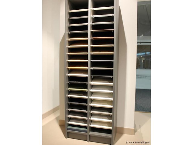 2 brigitte display - monsterkasten - afbeelding 2 van  2