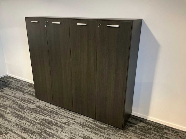 2 bureaus met opbergkast en bureaustoelen - afbeelding 4 van  7