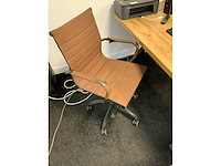 2 bureautafels met 1 stoel - afbeelding 4 van  4