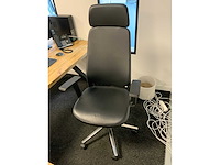 2 bureautafels met 1 stoel - afbeelding 4 van  5