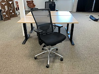 2 bureautafels met kast en stoelen - afbeelding 4 van  7