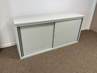 2 bureautafels met kast en stoelen - afbeelding 7 van  7