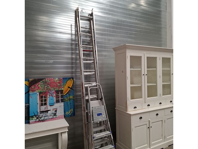 2-delige ladder en 2x keukentrap - afbeelding 1 van  5