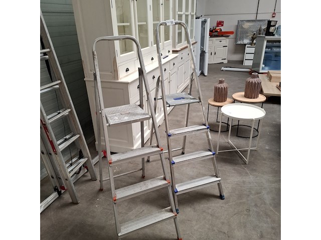 2-delige ladder en 2x keukentrap - afbeelding 2 van  5