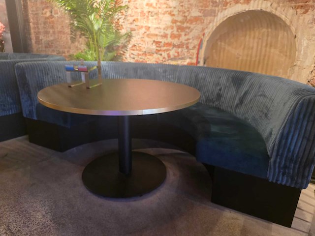 2 delige ribfluweel restaurant bankenset met ronde tafel - afbeelding 1 van  5