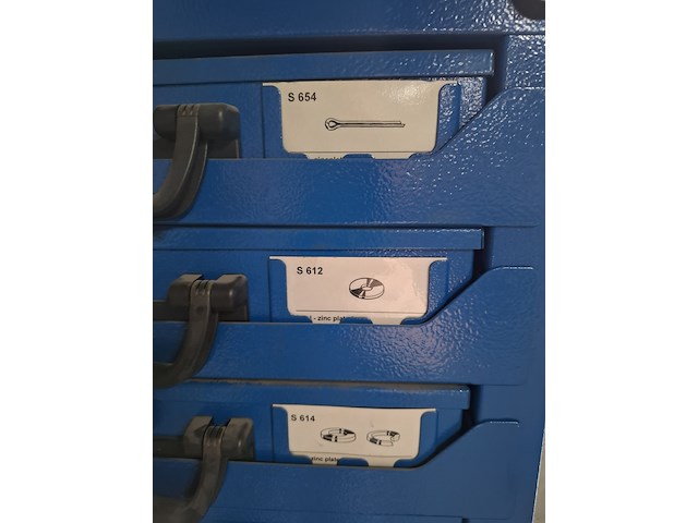 2-delige stelling met assortiment koffers - afbeelding 11 van  11