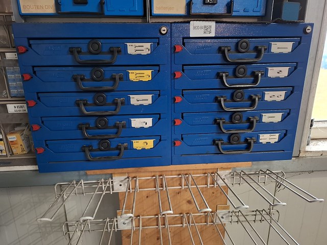 2-delige stelling met assortiment koffers - afbeelding 1 van  11