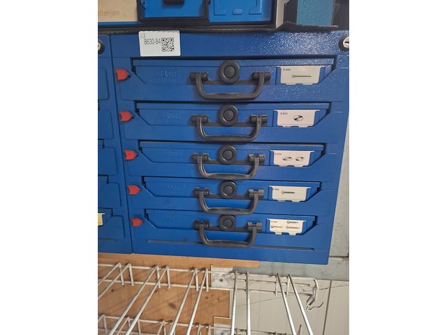 2-delige stelling met assortiment koffers - afbeelding 7 van  11