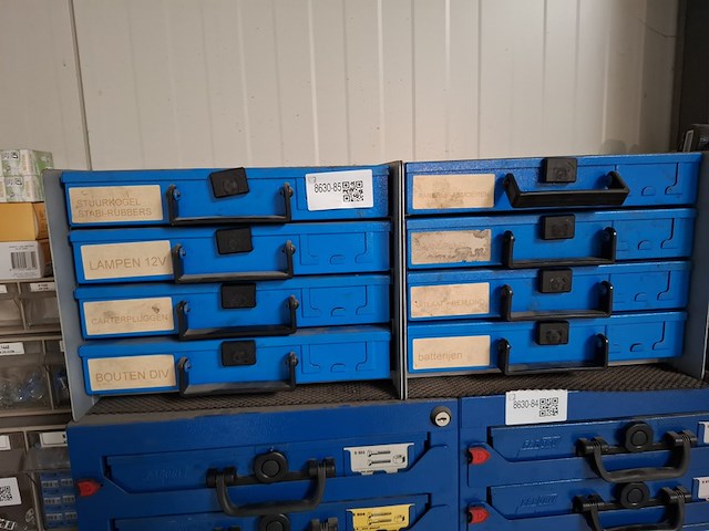 2-delige stelling met assortiment koffers - afbeelding 1 van  4