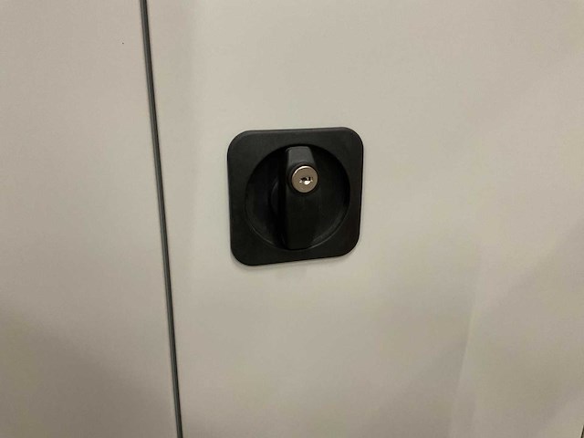 2-deurs kast - afbeelding 2 van  3