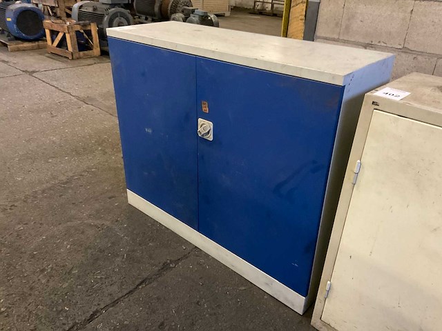 2-deurs kast - afbeelding 2 van  3